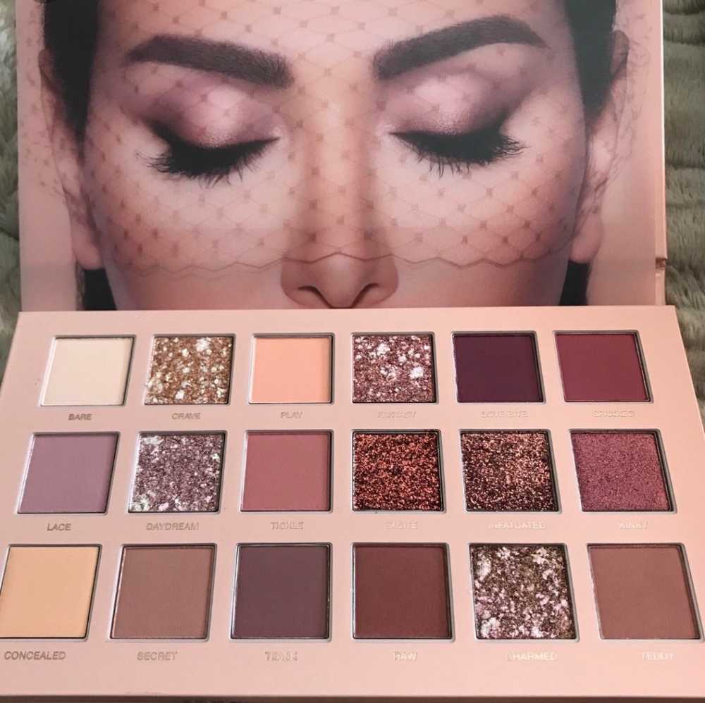 Huda Beauty Nude Palette